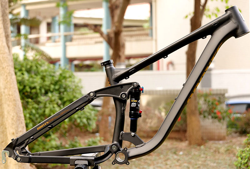 Full Suspension Bicycle Frame, - Mountain Biking Track 评论和价格
